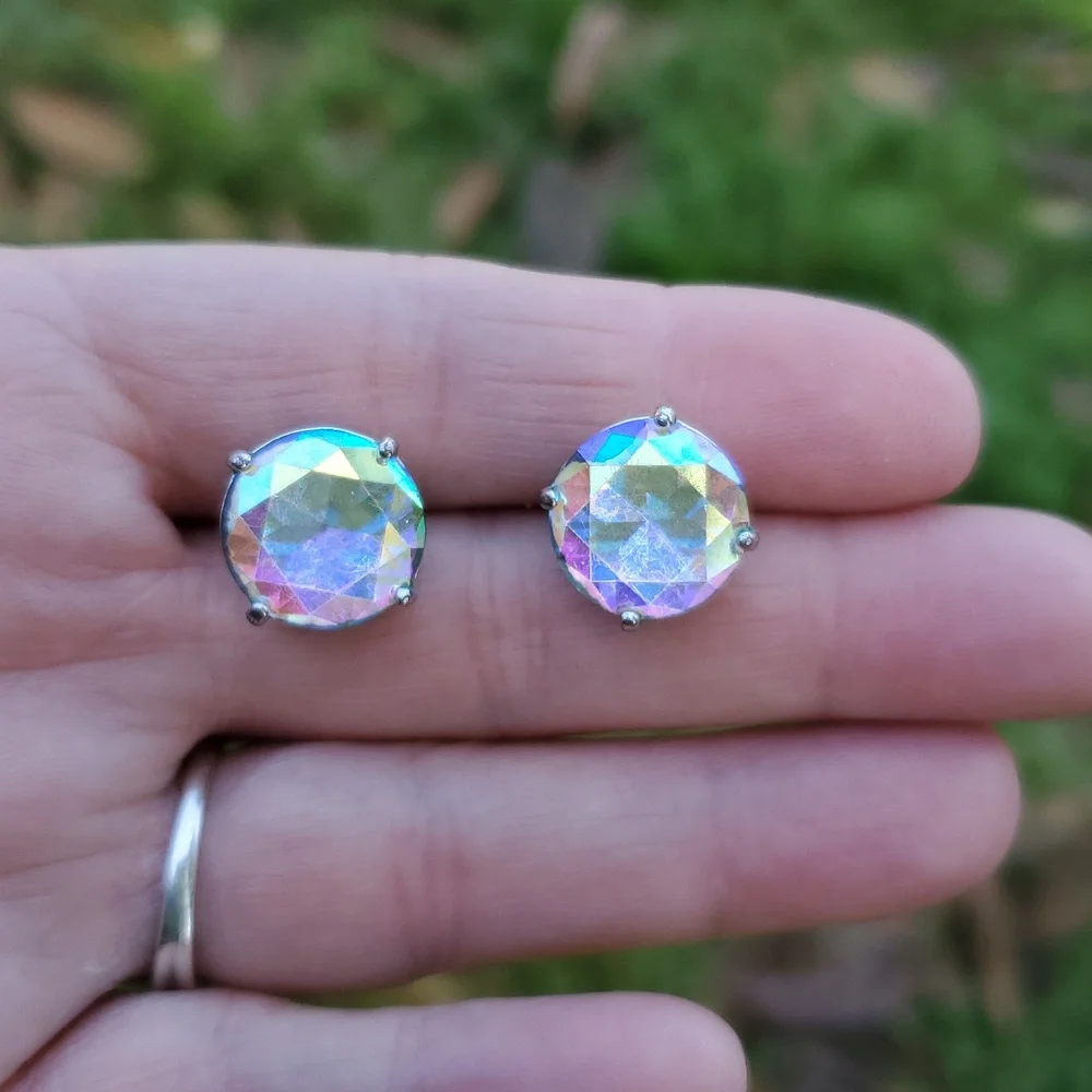 Kate spade iridescent gumdrop stud earrings gently used beautiful eye catching!